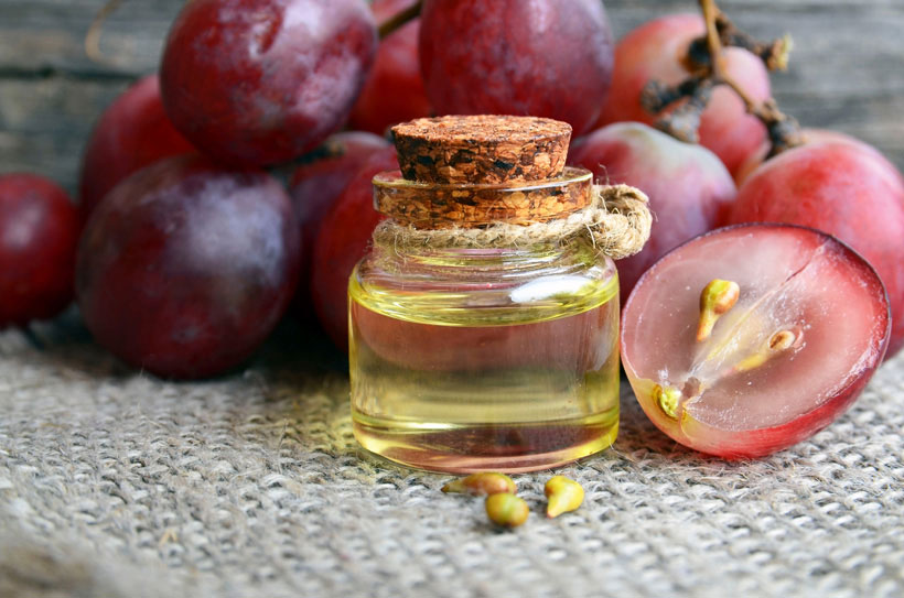 Santé, peau, cheveux… Quels sont les bienfaits de l'huile de pépins de  raisin ?